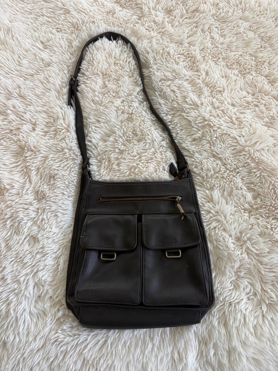 Liz Claiborne Handbags - Liz Claiborne Black Crossbody Bag with Front Pockets